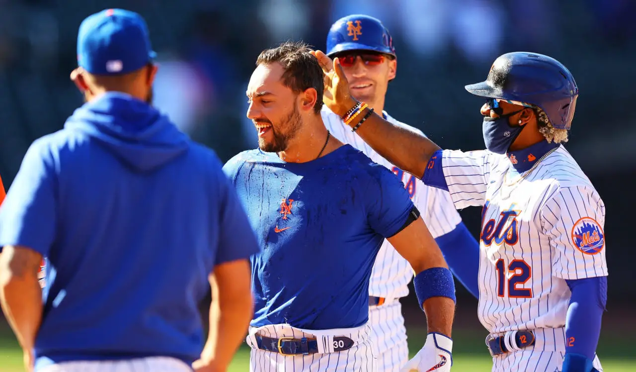 Mets a Hit (by pitch) in fans’ return to Citi Field Our Esquina