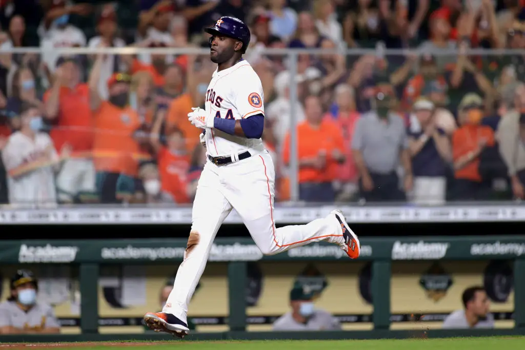 Astros' Yordan Alvarez to have season-ending surgery, Dusty Baker