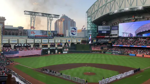 Astros' Yordan Alvarez undergoes arthroscopic surgery on both knees