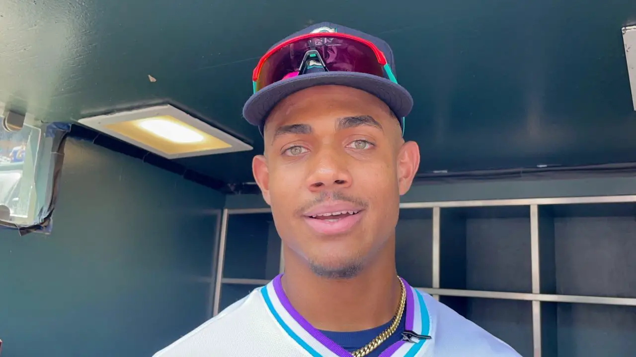 Mariners prospect Julio Rodriguez pays tribute to Dominican