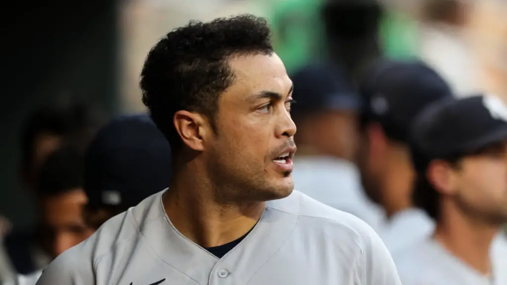 Giancarlo Stanton is FREAK athlete #yankees #mlb #mlbbaseball