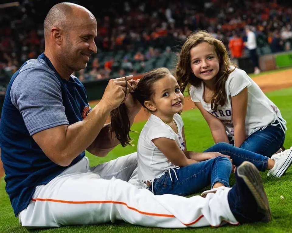 Astros Bench Coach Joe Espada Buoyed by Mom - Our Esquina