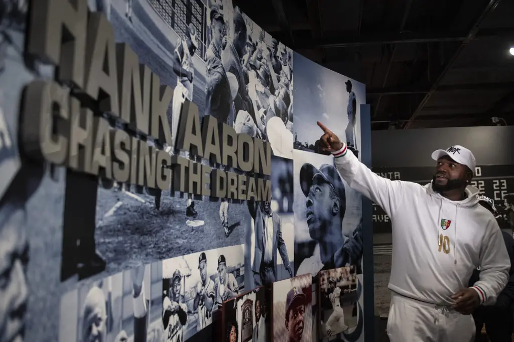 David Ortiz tours Baseball Hall of Fame