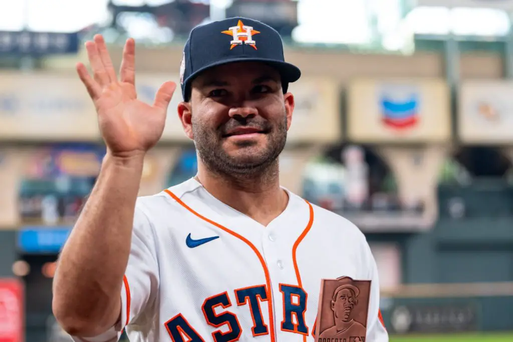 Five Astros wear No. 21 on Roberto Clemente Day