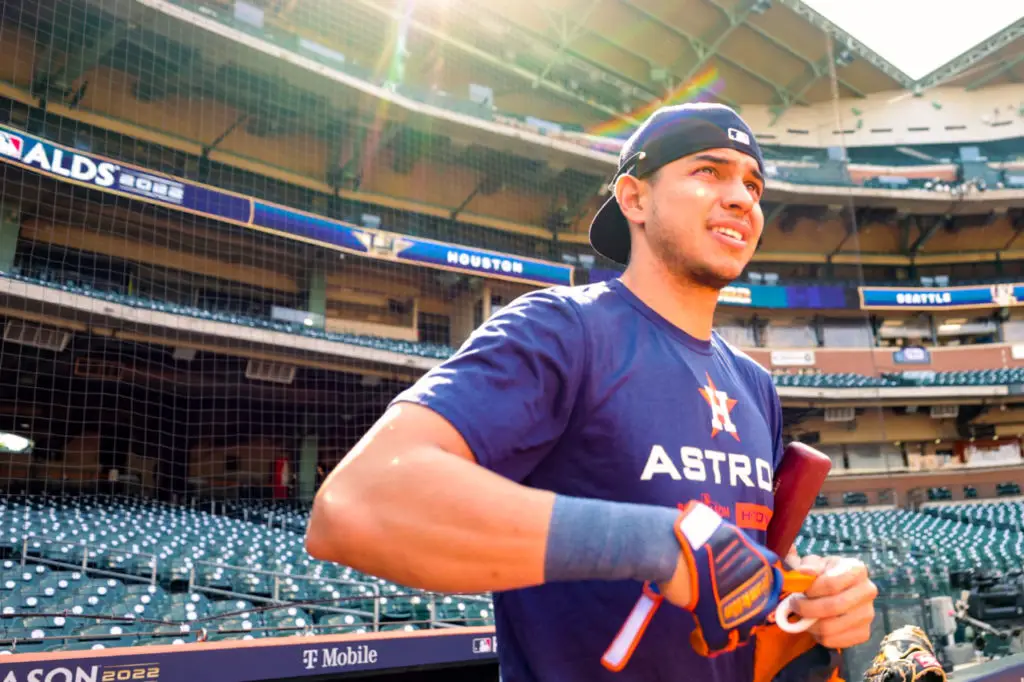 Framber Valdez welcomes dad to World Series - Our Esquina