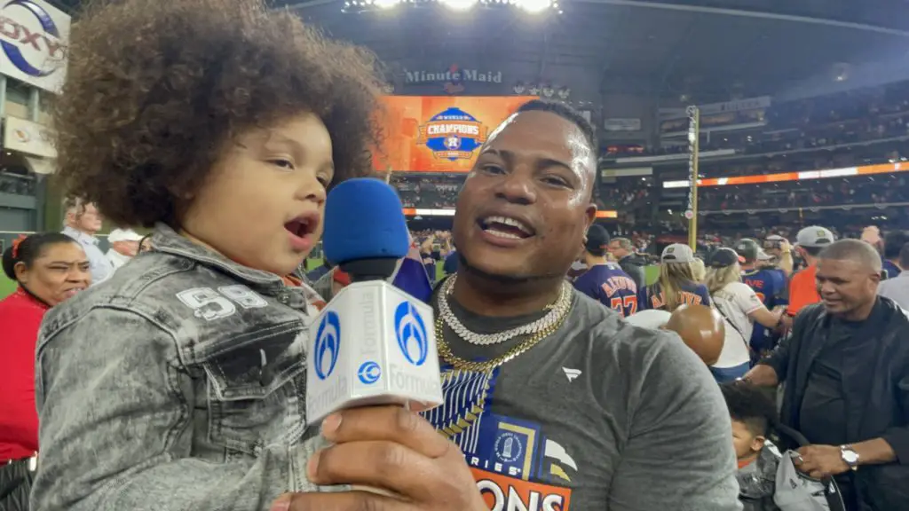 Framber Valdez welcomes dad to World Series - Our Esquina