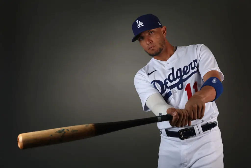 With Miguel Vargas at second base, Dodgers have 'an expectation he will get  better