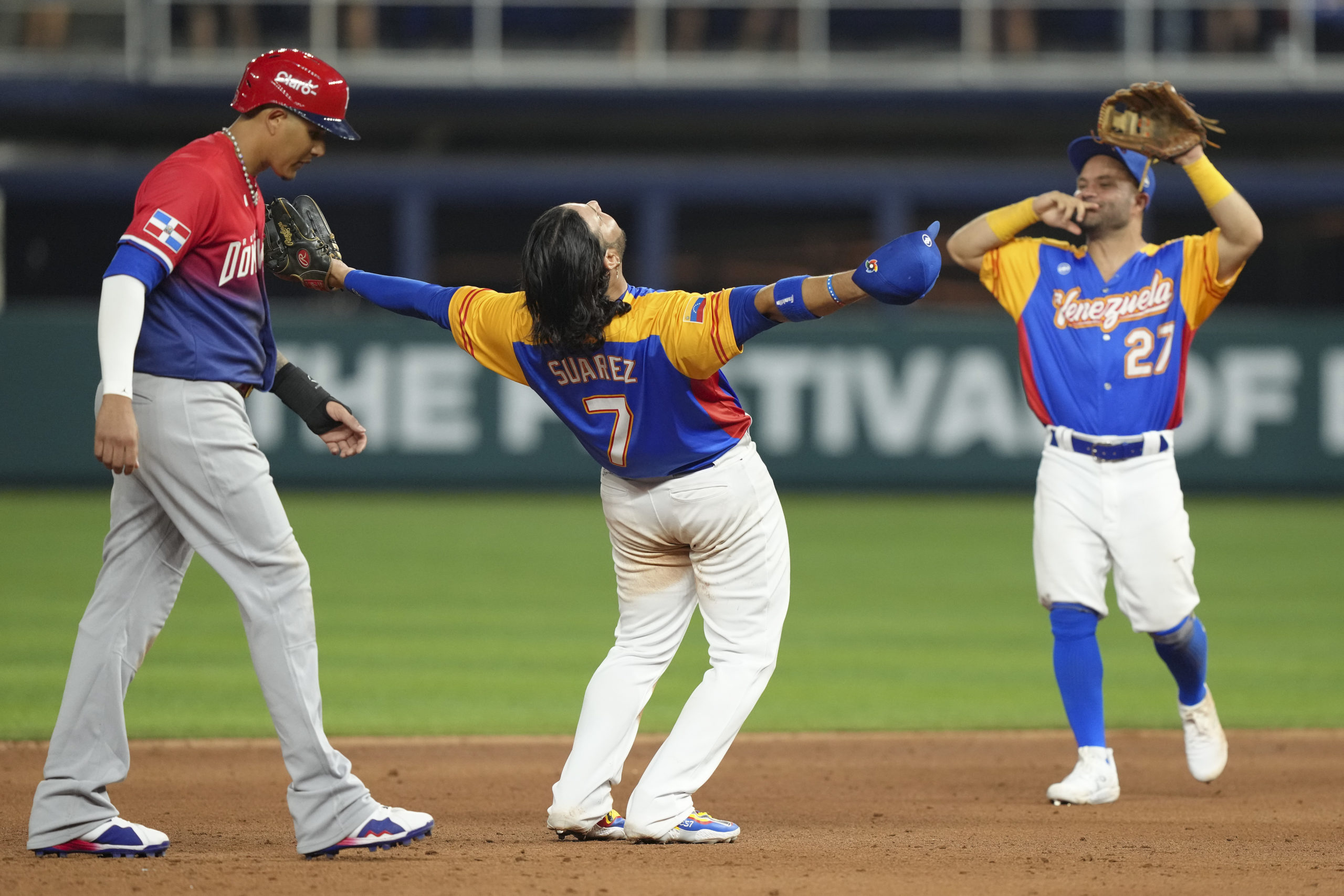 Puerto Rico bounces Venezuela from World Baseball Classic