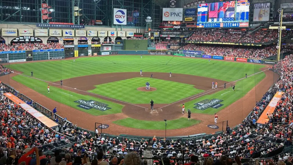 Christian Javier with a dominant Performance at Yankee Stadium in Game 3 of  the ALCS : r/Astros