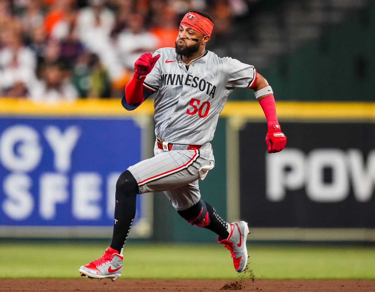 Willi Castro does it all for Twins - Our Esquina