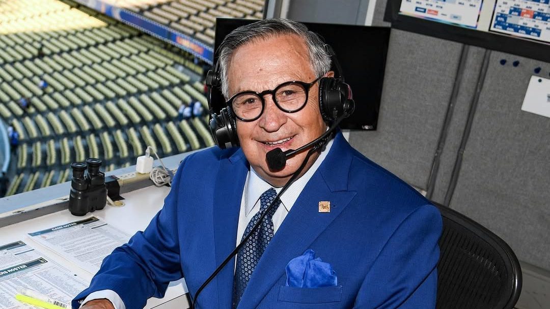 Jaime Jarrin stands with Latino immigrants